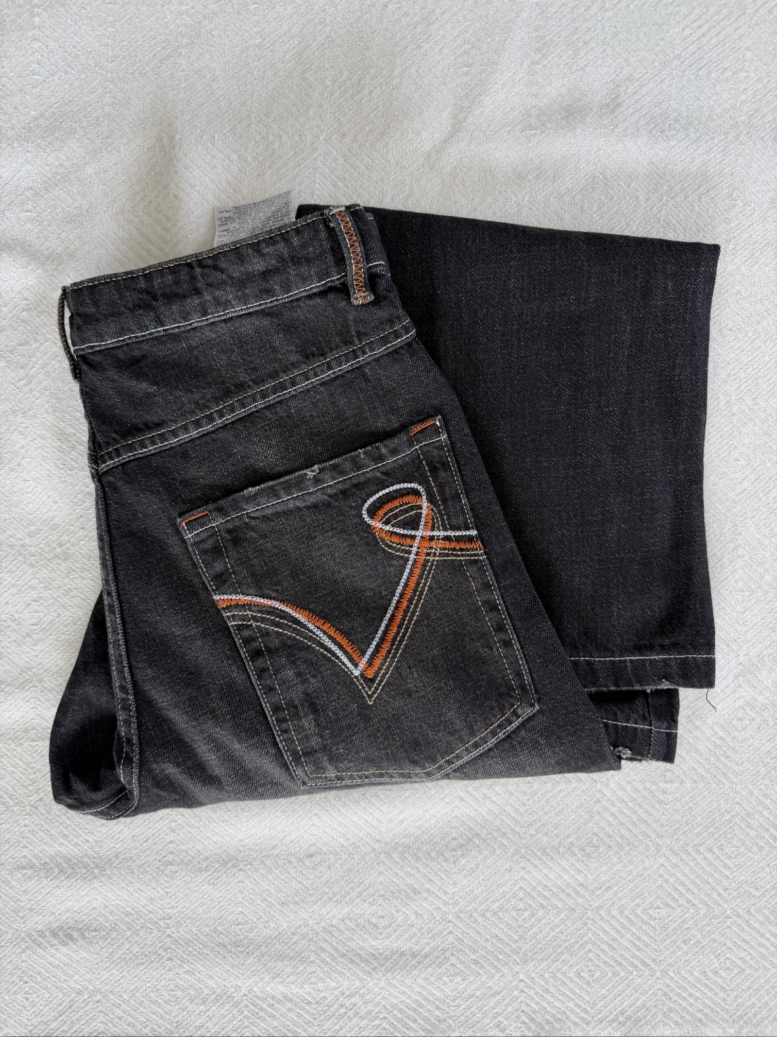 Jean évasé gris foncé - noir broderie sur les poches - Bershka taille 38